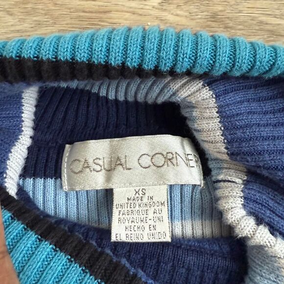 Blue striped turtleneck sweater Size XS - Picture 4 of 4